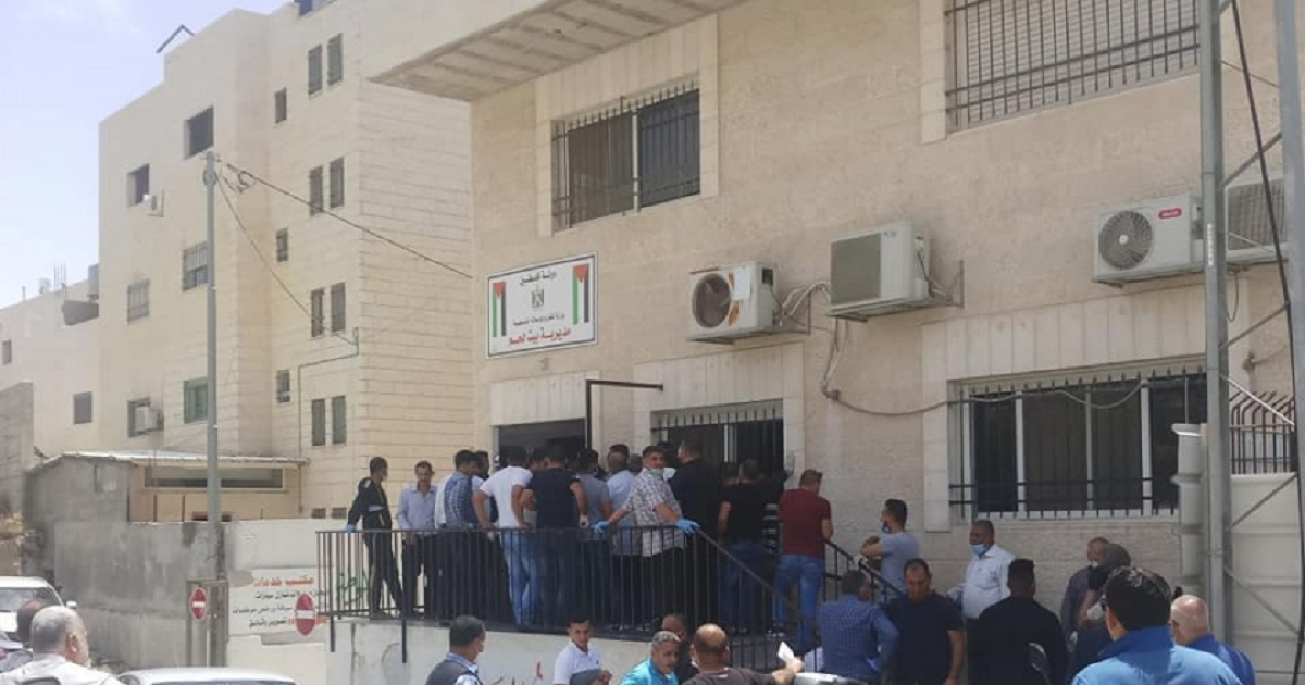 نقابة عمال النقل تستنكر اجبار المواطنين على الترخيص عبر بطاقة الفيزا فقط
